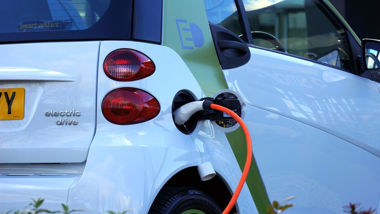 The Benefits of Electric Vehicles for Business Owners Business Up North