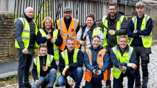 Volunteers-from-Airedale-Group-with-the-Aire-Rivers-Trust1