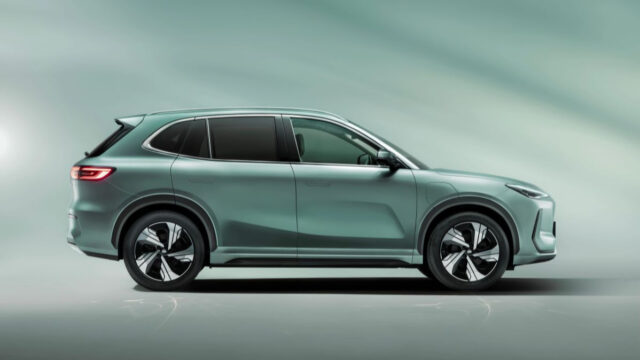 Geely-EX5-Max-Jade-Green-Side-r21