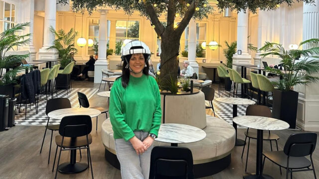 Laura-In-Headset111