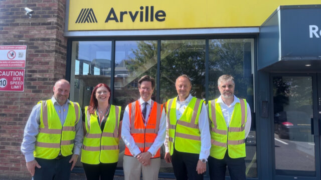 Arville-Textiles-and-Sir-Alec-Shellbrooke-MP-high-res-1200