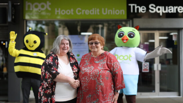 Mandy-Wilcock-CEO-of-Manchester-Credit-Union-and-Chris-Canham-CEO-of-Hoot-small